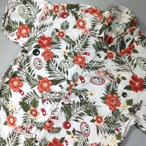 Big Dogs Button Up Shirt Mens XL White Tropical Pool Billiards Rayon Hawaiian